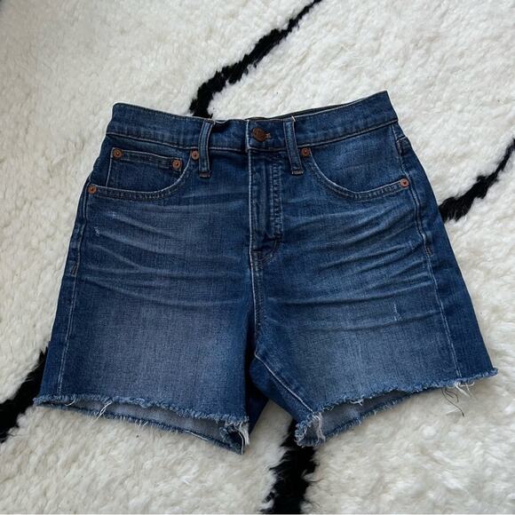 Madewell High-Rise Denim Shorts in Glenoaks Wash: Cutoff Edition - Picture 2 of 5